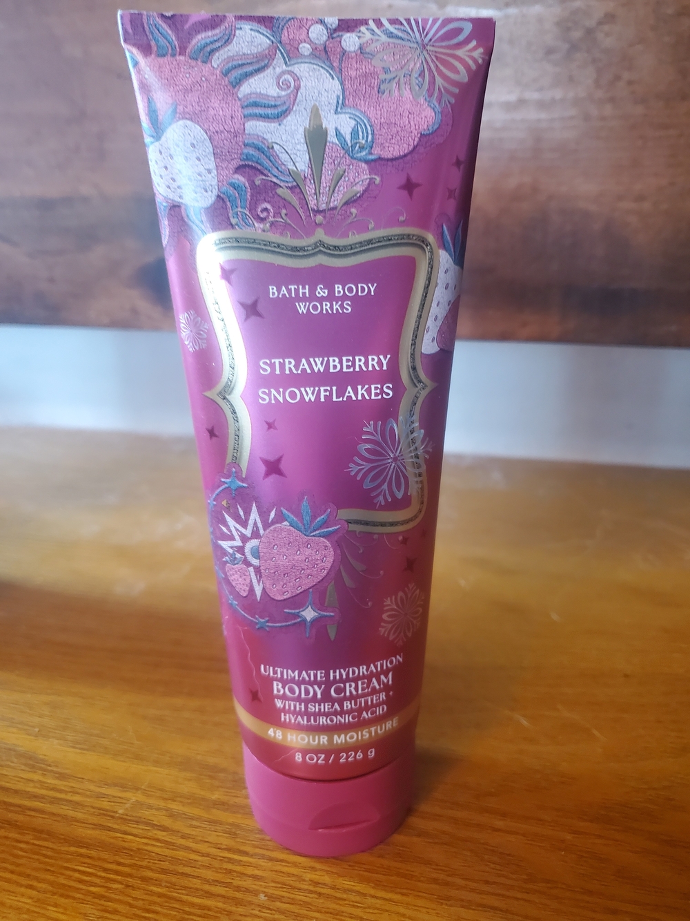 Bath & Body Works Strawberry Snowflakes Body Cream - Pink and Gold Accents